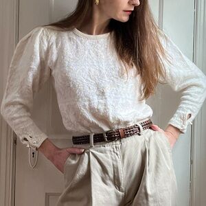 80s Vintage Cream & White Rose Pattern Puff Shoulder Pullover Sweater XS Sm